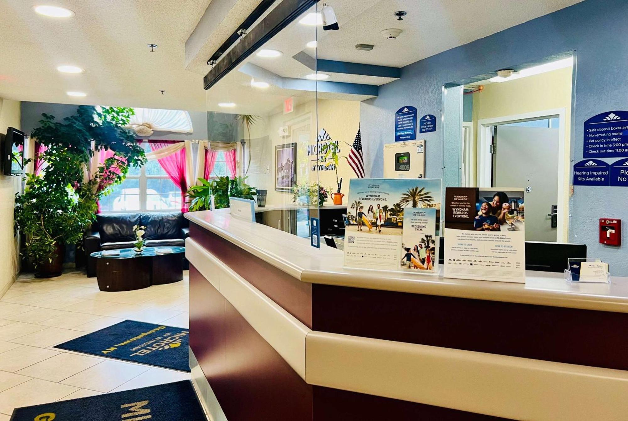 乔治敦麦克罗特套房酒店 外观 照片